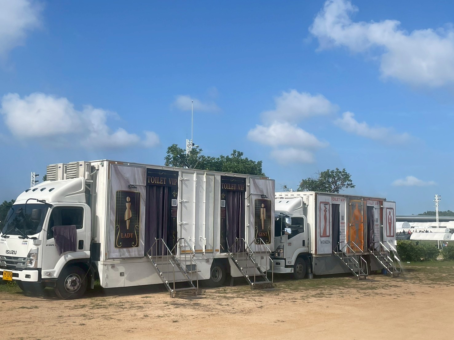 รถสุขาเคลื่อนที่ท่าใหม่ รถสุขาเคลื่อนที่ท่าใหม่