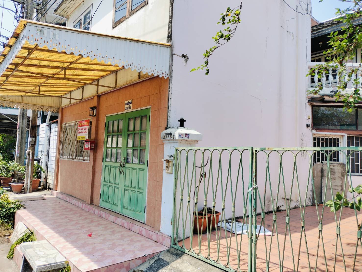 ขายบ้าน โชคชัย4 แยก64 หมู่บ้านราชาวิลล่า 2 ขนาด 43 ตรว. 2 ห้องนอน 2ห้องน้ำ 1 ห้องครัว 1 ห้องนั่งเล่น