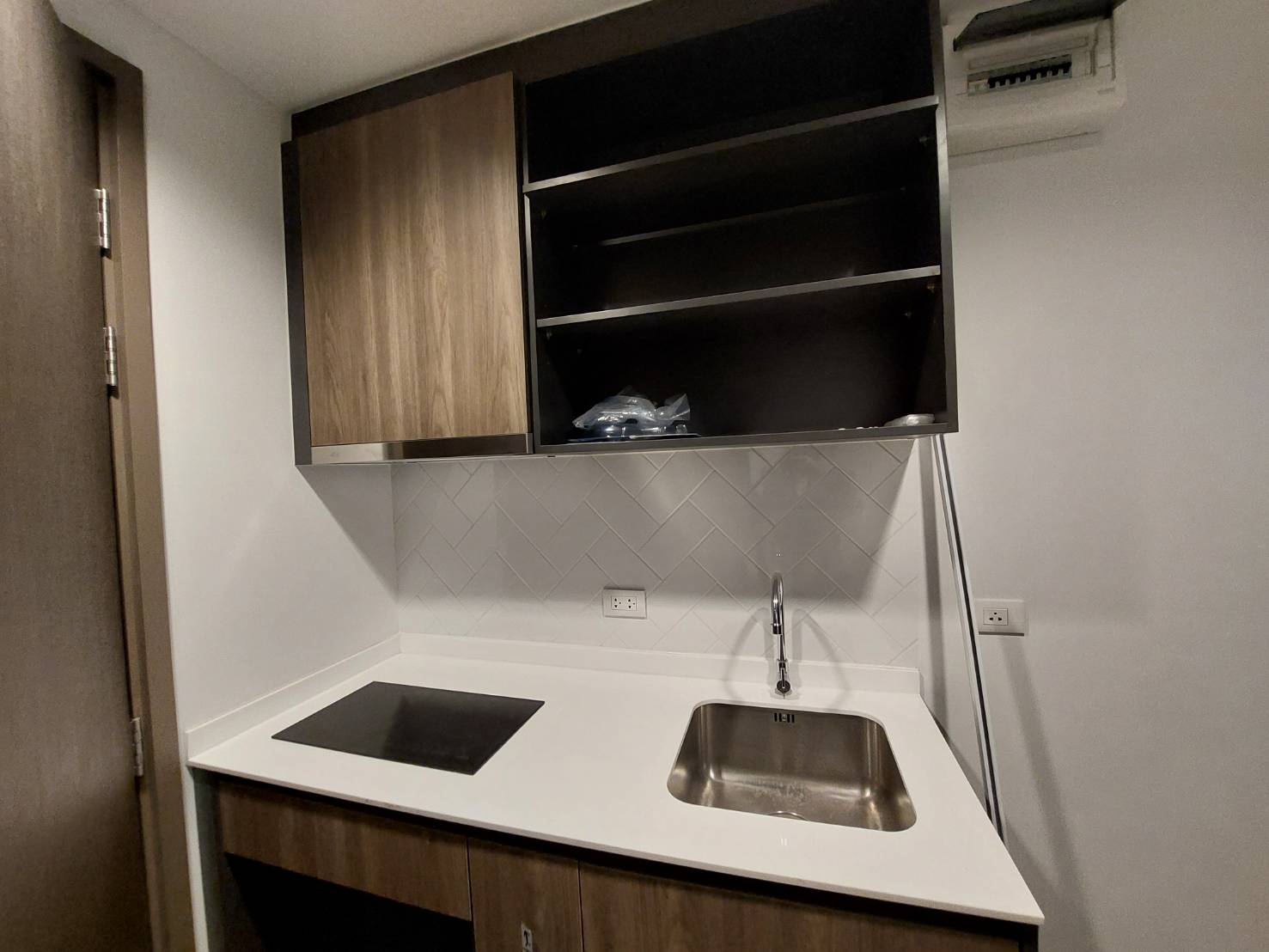 ขาย (For Sale) คอนโด : เดอะ ไลน์ พหลโยธิน อาคาร B (The Line Phahonyothin Park B) ประเภท : 1 ห้องนอน 1 ห้องน้ำ พื้นที่ : 33 ตรม.