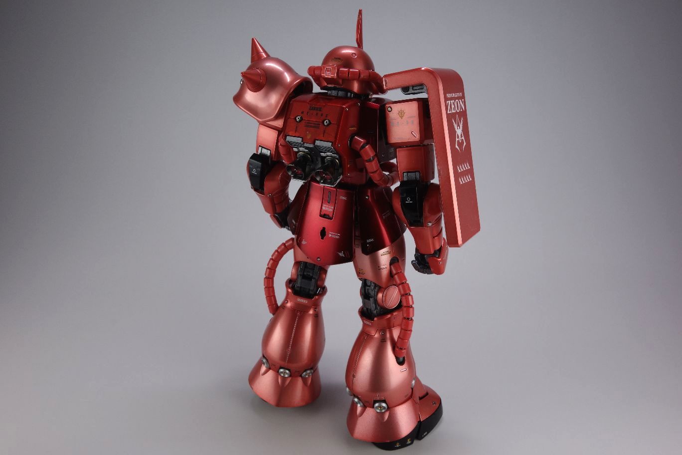 MG PREMIUMBANDAI MS-06S ZAKU II 2.0 TITANIUM FINISH ver