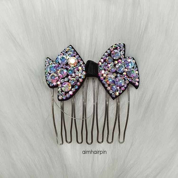 หวีสับเพชร ทรงโบว์ - aimhairpin จำหน่ายกิ๊บติดผมเกาหลีแท้ และเครื่องประดับ ยางรัดผม คาดผมแฟชั่น สร้อยคอ ต่างหู