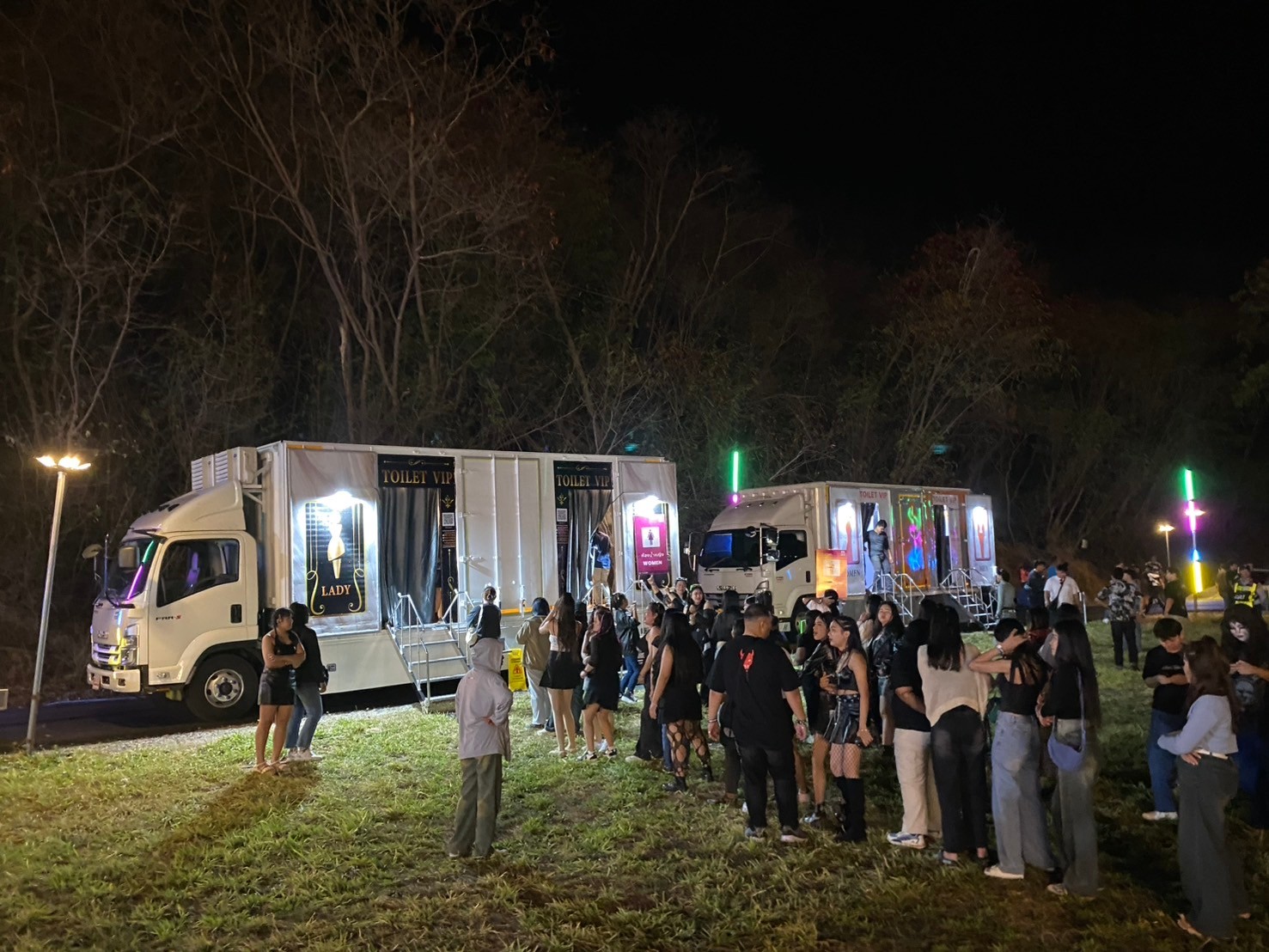 รถสุขาเคลื่อนที่ร่มเกล้า รถสุขาเคลื่อนที่ร่มเกล้า