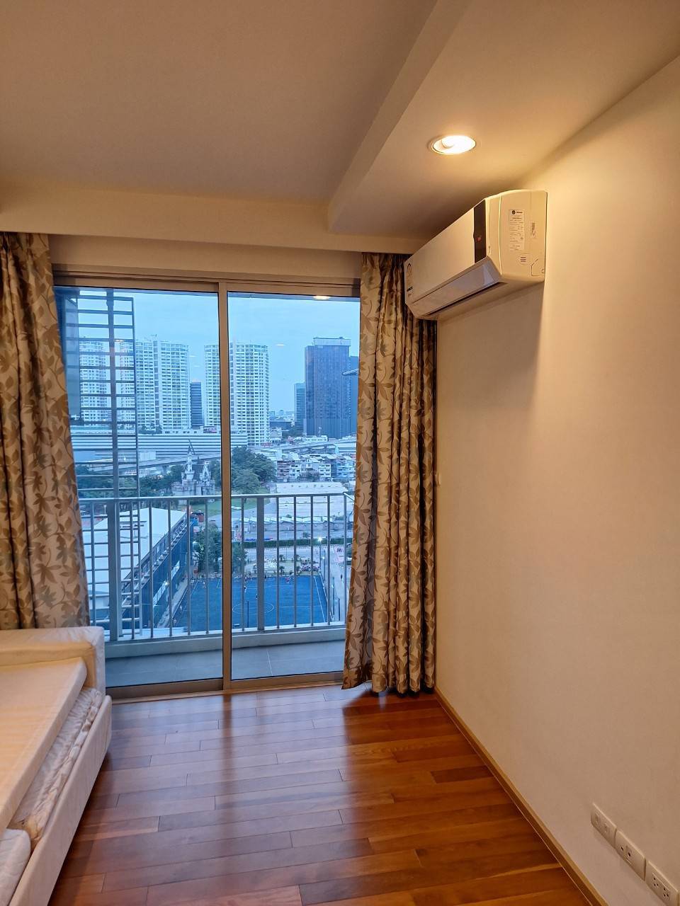 ขาย (For Sale) คอนโด : เดอะ ไลน์ พหลโยธิน อาคาร A (Abstracts) ประเภท : 1 ห้องนอน 1 ห้องน้ำ พื้นที่ : 44.85ตรม.