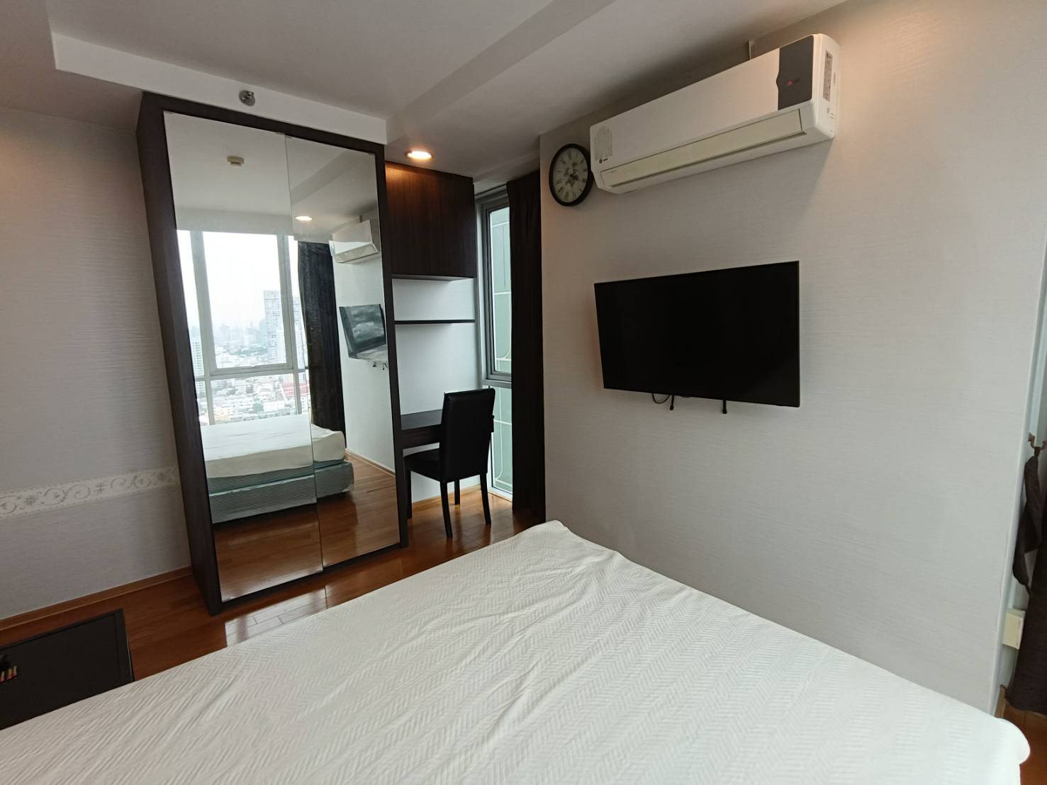 ให้เช่า (For Rent) คอนโด : เดอะ ไลน์ พหลโยธิน อาคาร A (Abstracts)ประเภท : 2 ห้องนอน 1ห้องน้ำ พื้นที่ :57 ตรม.