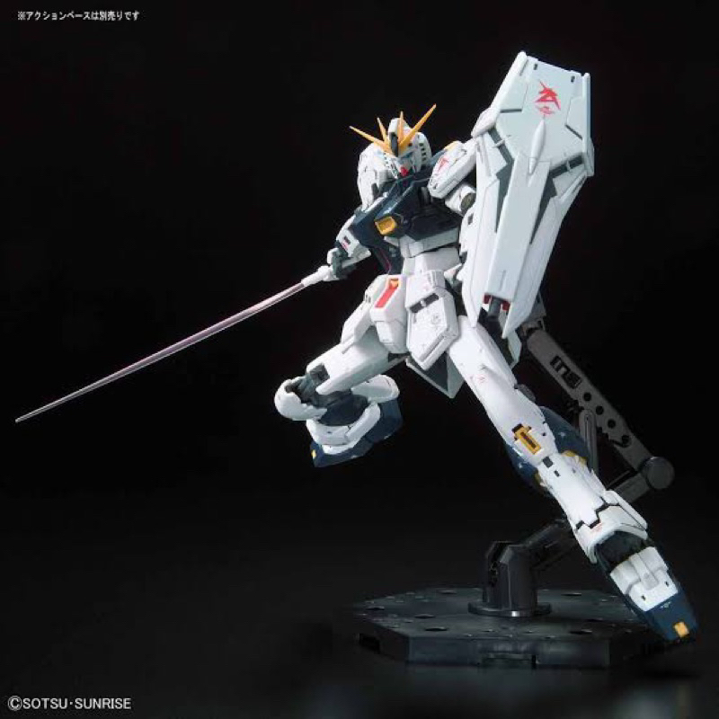 RG BANDAI RX-93 Nu Gundam