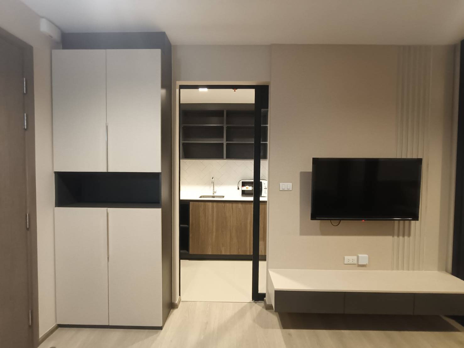 ขายพร้อมผู้เช่า (For Sale) คอนโด : เดอะ ไลน์ พหลโยธิน อาคาร B (The Line Phahonyothin Park B) ประเภท : 1 ห้องนอน 1 ห้องน้ำ พื้นที่ : 37 ตรม.