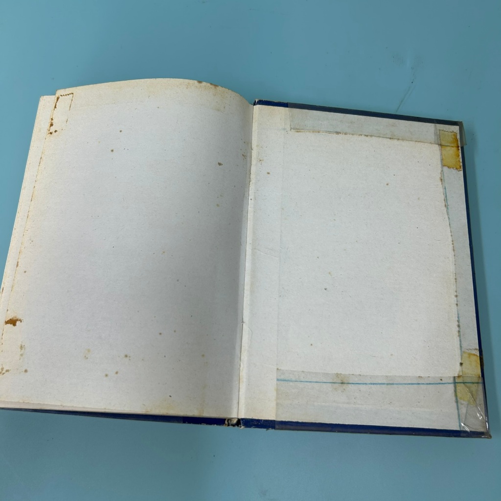 พจนานุกรม อังกฤษ-ไทย ว่าด้วย เศรษฐศาสตร์ การธนาคาร และธุรกิจ .. วารี พจนขจร/ มือสอง พจนานุกรม