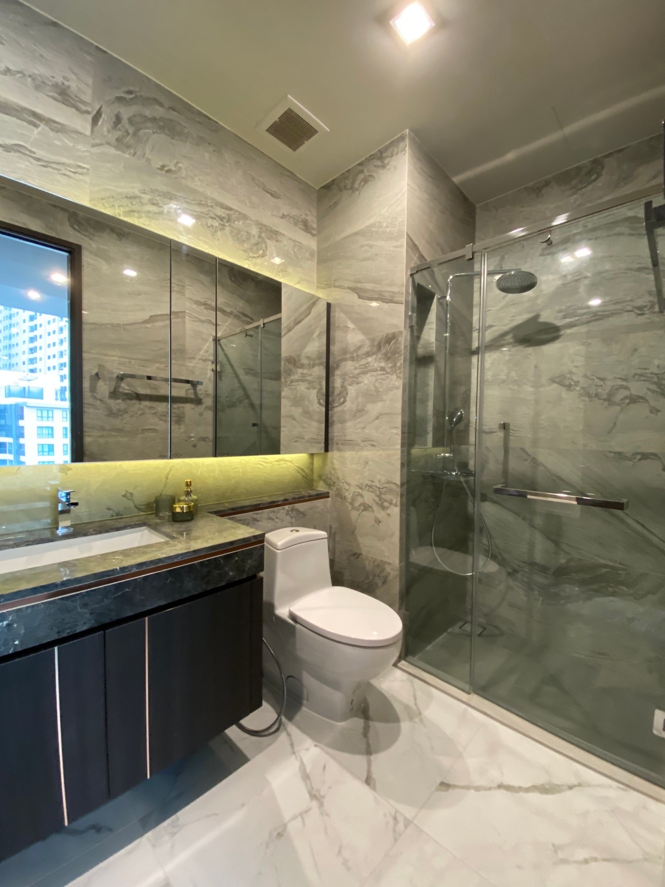 (Corner Room)For Rent | LAVIQ Sukhumvit 57 1 Bedrooms | 1 Bathrooms 45 sq.m. – Luxury Condo near BTS Thonglor