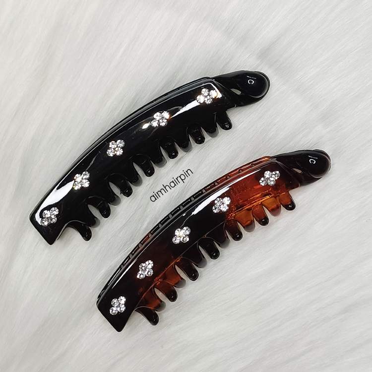 กิ๊บกล้วย 9.5 cm. แต่งเพชรสวา - aimhairpin จำหน่ายกิ๊บติดผมเกาหลีแท้ และเครื่องประดับ ยางรัดผม คาดผมแฟชั่น สร้อยคอ ต่างหู