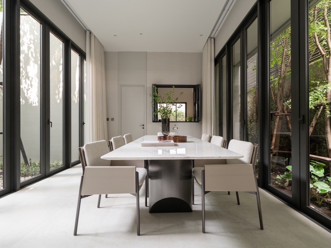 บ้านให้เช่า (House For Rent) : BUGAAN PATTANAKARN (บูก้าน พัฒนาการ) บ้านเดี่ยว 3 ชั้น สไตล์ Modern Luxury พร้อมสระว่ายน้ำส่วนตัวบนชั้น 2 •ประเภท : 5 ห้องนอน 7 ห้องน้ำ