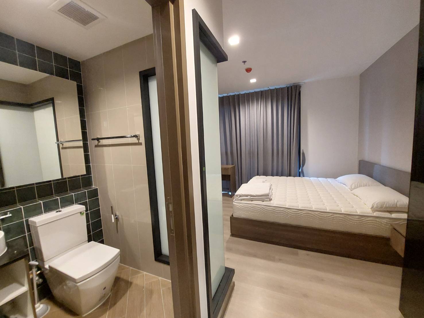 ให้เช่า (For Rent) คอนโด : เดอะ ไลน์ พหลโยธิน อาคาร B ประเภท : 2 ห้องนอน 2ห้องน้ำ พื้นที่ : 60ตรม.