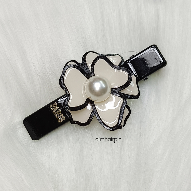 กิ๊บปากเป็ด ดอกไม้แต่งมุก ไซส์ 6 cm. - aimhairpin จำหน่ายกิ๊บติดผมเกาหลีแท้ และเครื่องประดับ ยางรัดผม คาดผมแฟชั่น สร้อยคอ ต่างหู