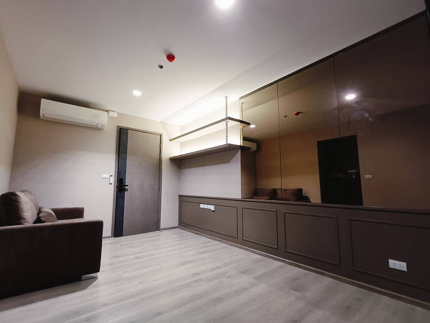 ขาย (For Sale) คอนโด : เดอะ ไลน์ พหลโยธิน อาคาร B (The Line Phahonyothin Park B) ประเภท : 1 ห้องนอน 1 ห้องน้ำ พื้นที่ : 40 ตรม.