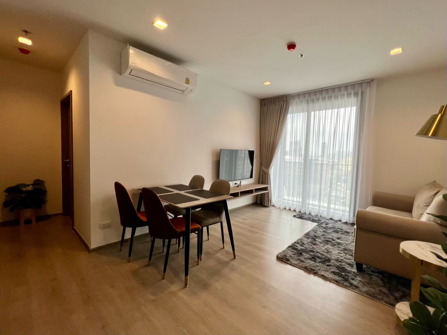 ห้องใหญ่ ราคาถูกสุด !!! ขาย (For Sale) คอนโด : เดอะ ไลน์ พหลโยธิน อาคาร B (The Line Phahonyothin Park B) ประเภท : 2 ห้องนอน 2 ห้องน้ำ พื้นที่ : 60ตรม.