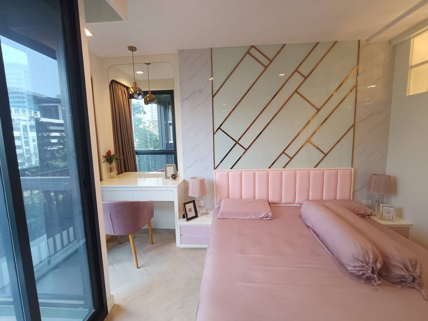 ห้องสวยหลุดจอง ลดพิเศษ ขาย (For Sale) คอนโด : เดอะ ไลน์ พหลโยธิน อาคาร B (The Line Phahonyothin Park B) ประเภท : 1 ห้องนอน 1 ห้องน้ำ พื้นที่ : 41ตรม.