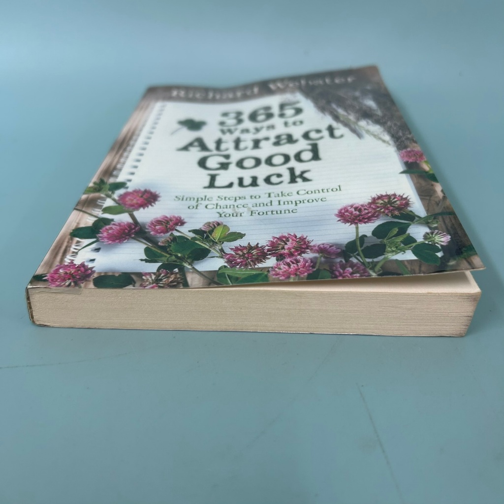 365 Ways to Attract Good Luck / USED / Richard Webster / llewellyn / SELF Enrichment