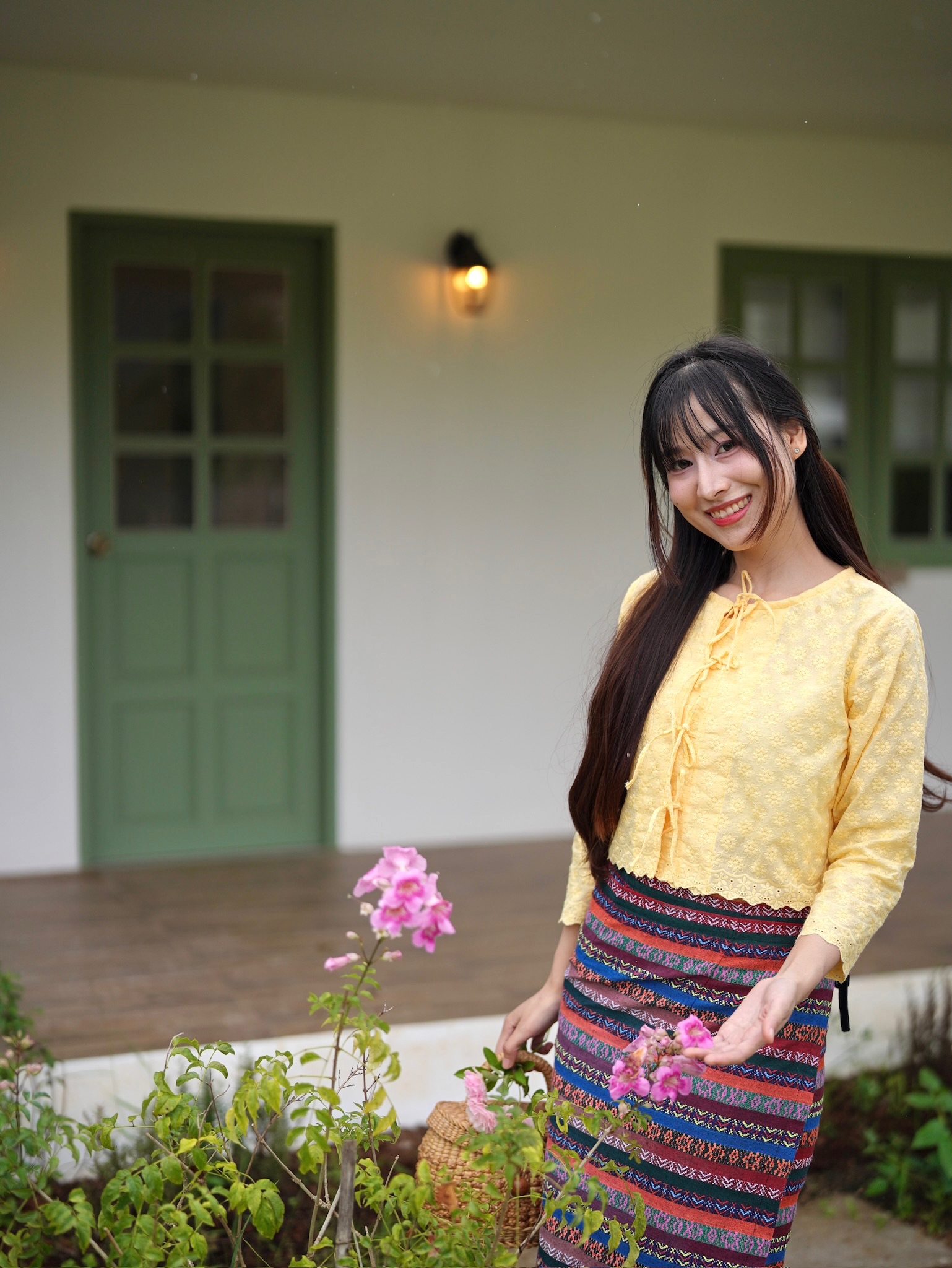 เสื้อบัวเกี๋ยง สีใหม่ หลายสี ลายพิกุล เสื้อแขนยาวผู้เชือกหน้า