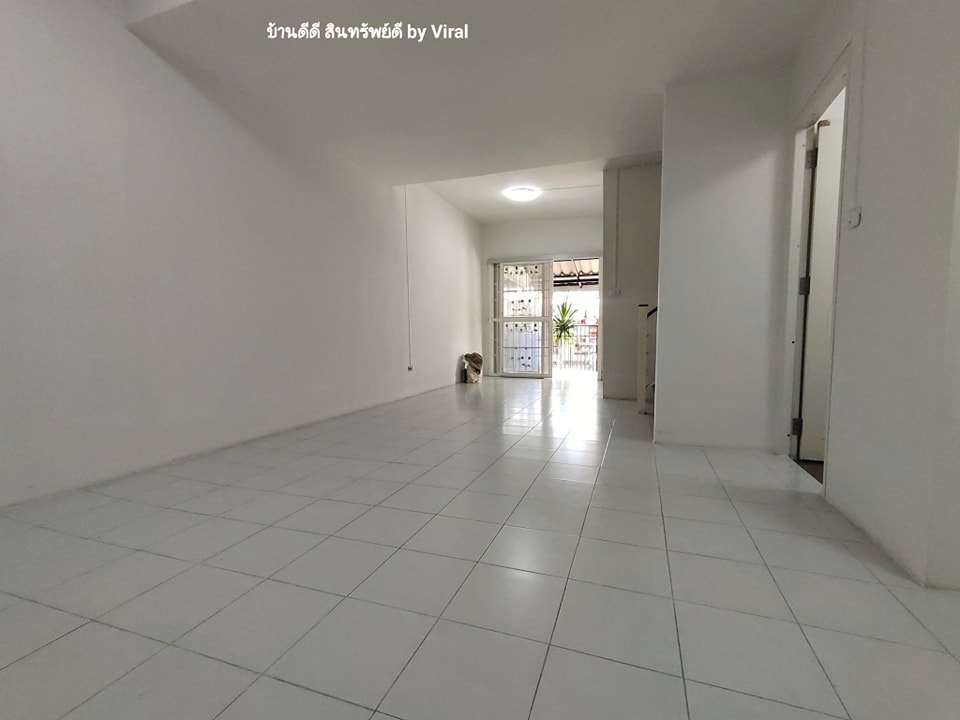 ทาวน์โฮม 2 ชั้น บ้านพร้อมอยู่ แปลงสวยต้นโครงการฯ รีโนเวทแล้ว บ้านพฤกษา 45 บางบัวทอง-ลาดปลาดุก โซนนนทบุรี