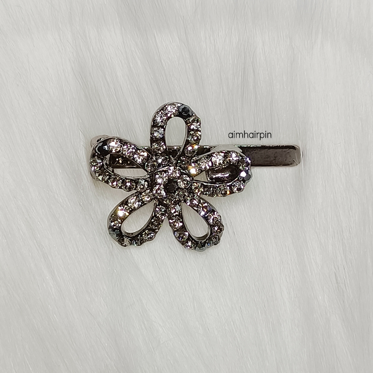 กิ๊บแม่เหล็กทรงดอกไม้ งานเกาหลีแท้ - aimhairpin จำหน่ายกิ๊บติดผมเกาหลีแท้ และเครื่องประดับ ยางรัดผม คาดผมแฟชั่น สร้อยคอ ต่างหู