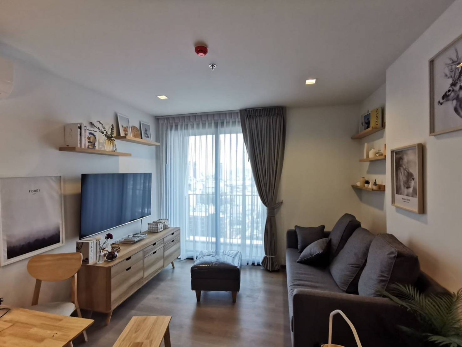 ขายพร้อมผู้เช่า (For Sale) คอนโด : เดอะ ไลน์ พหลโยธิน อาคาร B (The Line Phahonyothin Park B) ประเภท : 2 ห้องนอน 2 ห้องน้ำ พื้นที่ : 60 ตรม.