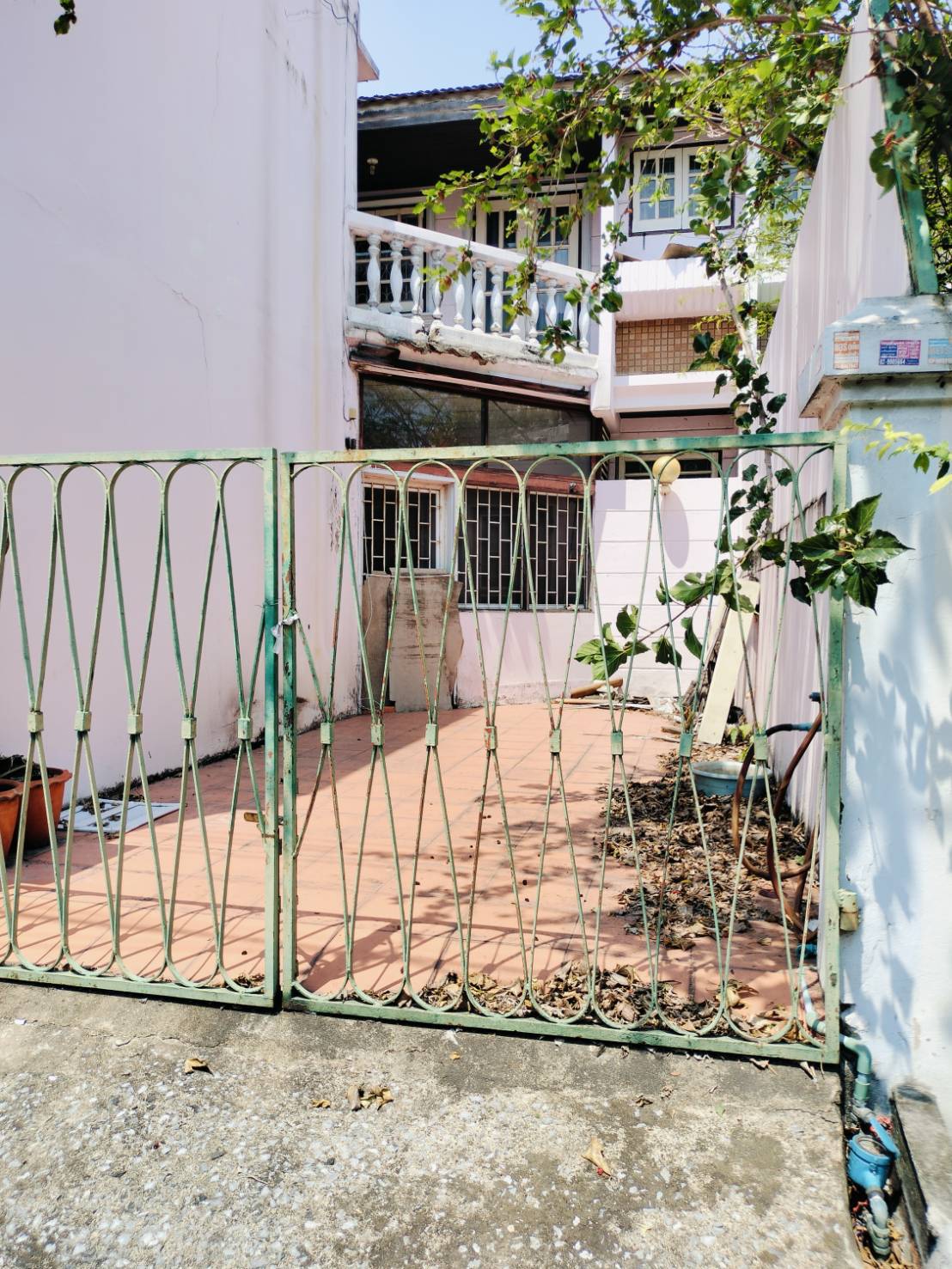 ขายบ้าน โชคชัย4 แยก64 หมู่บ้านราชาวิลล่า 2 ขนาด 43 ตรว. 2 ห้องนอน 2ห้องน้ำ 1 ห้องครัว 1 ห้องนั่งเล่น