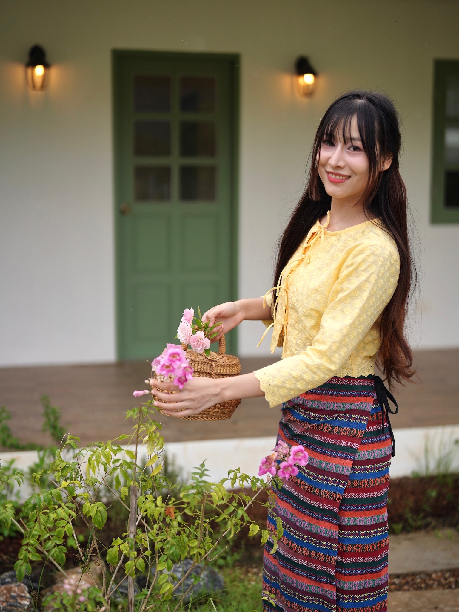 เสื้อบัวเกี๋ยง สีใหม่ หลายสี ลายพิกุล เสื้อแขนยาวผู้เชือกหน้า