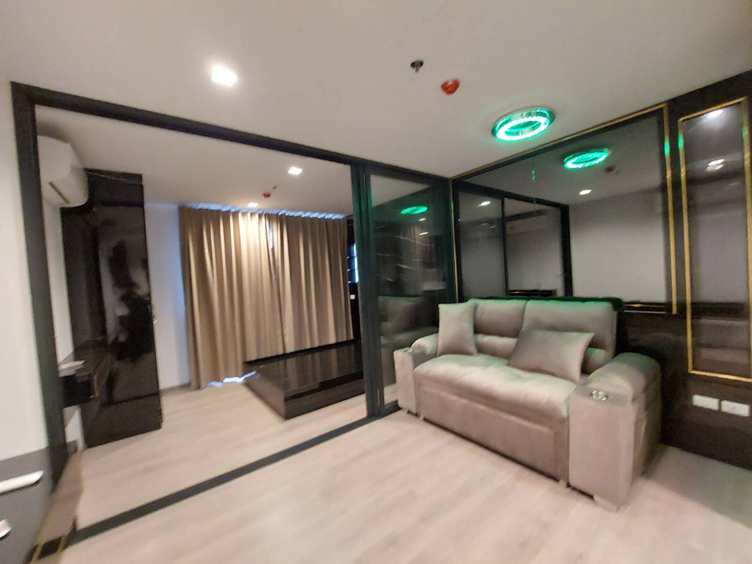 ขาย (For Sale) คอนโด : เดอะ ไลน์ พหลโยธิน อาคาร B (The Line Phahonyothin Park B) ประเภท : 1 ห้องนอน 1 ห้องน้ำ พื้นที่ : 33 ตรม.