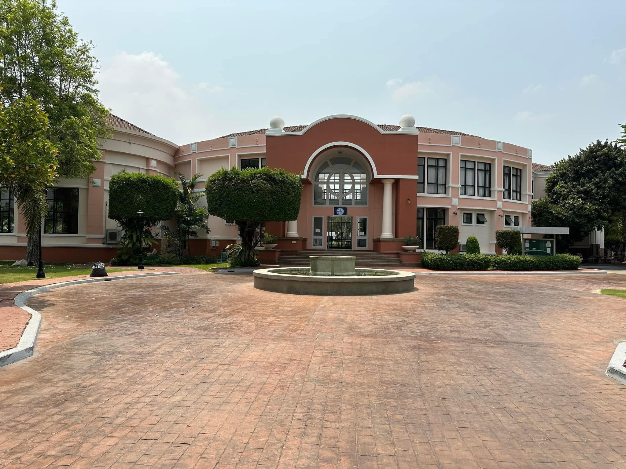 ขายบ้านเดี่ยว 2 ชั้น โครงการหมู่บ้านลดาวัลย์ ลากูน รังสิต บ้านหรูสวยสไตล์ยุโรป