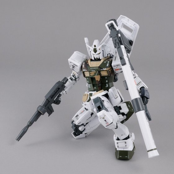 MG BANDAI 1/100 Gundam RX-78-2 CAMO Limited