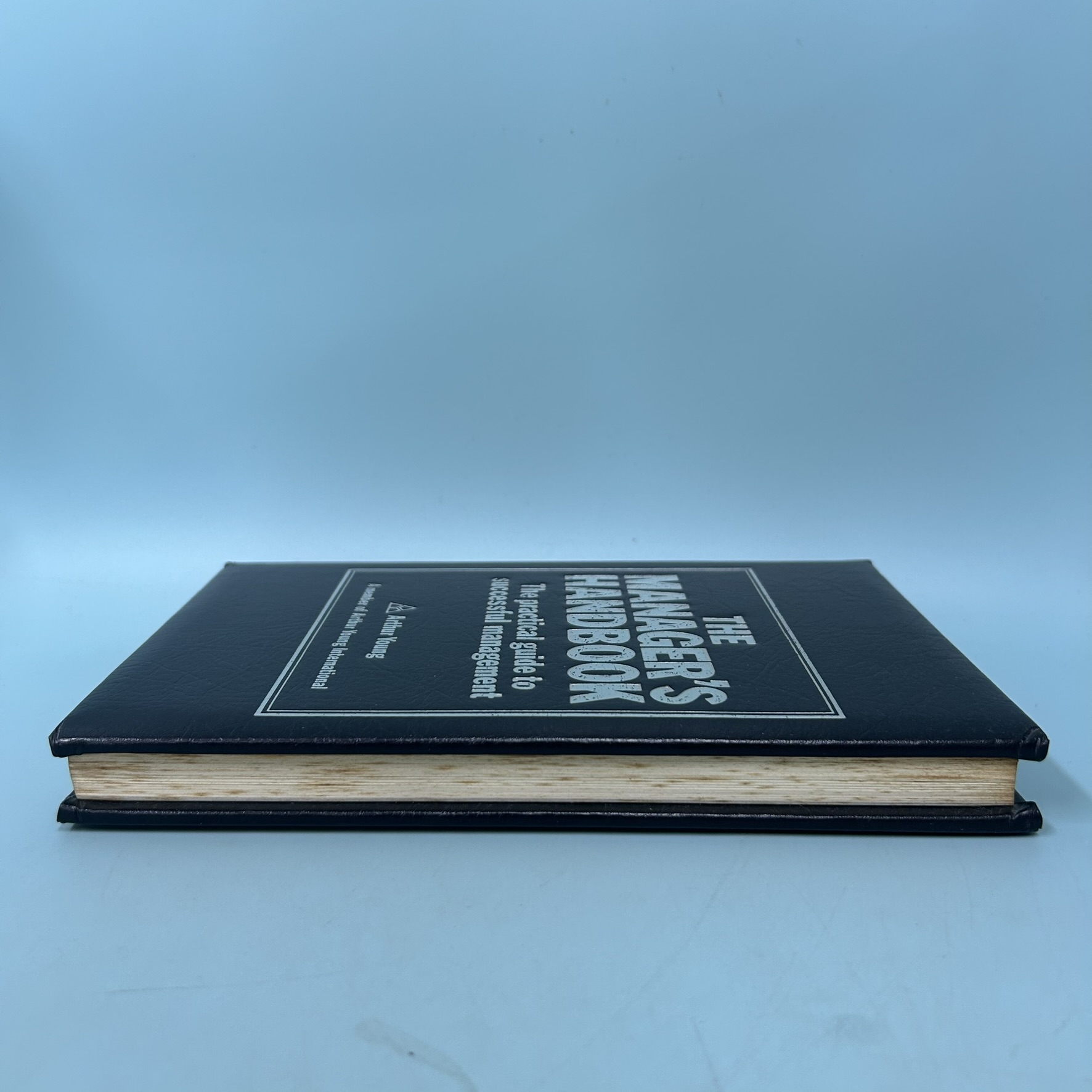 The Manager's Handbook: The practical guide to successful management / Pre-Owned / Arthur Young / Business