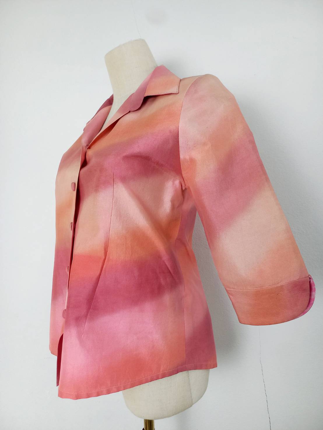 เสื้อผ้าไหม สไลด์สี พื้นสีชมพูโอรส รหัส WD-38-0320685