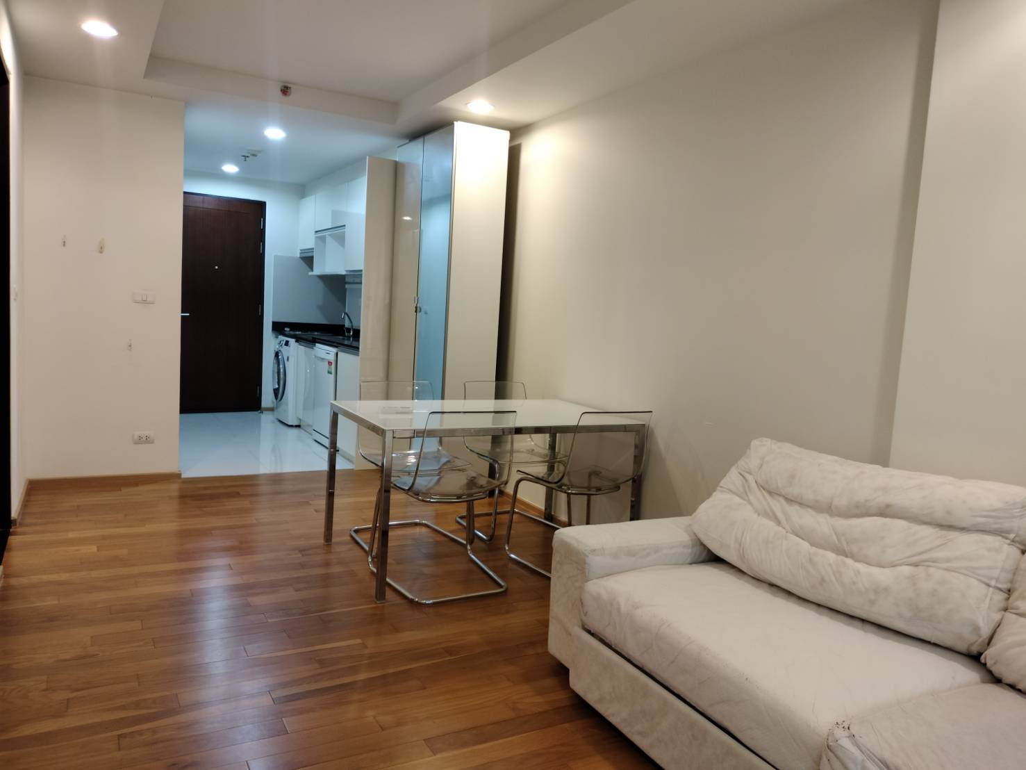 ขาย (For Sale) คอนโด : เดอะ ไลน์ พหลโยธิน อาคาร A (Abstracts) ประเภท : 1 ห้องนอน 1 ห้องน้ำ พื้นที่ : 44.85ตรม.