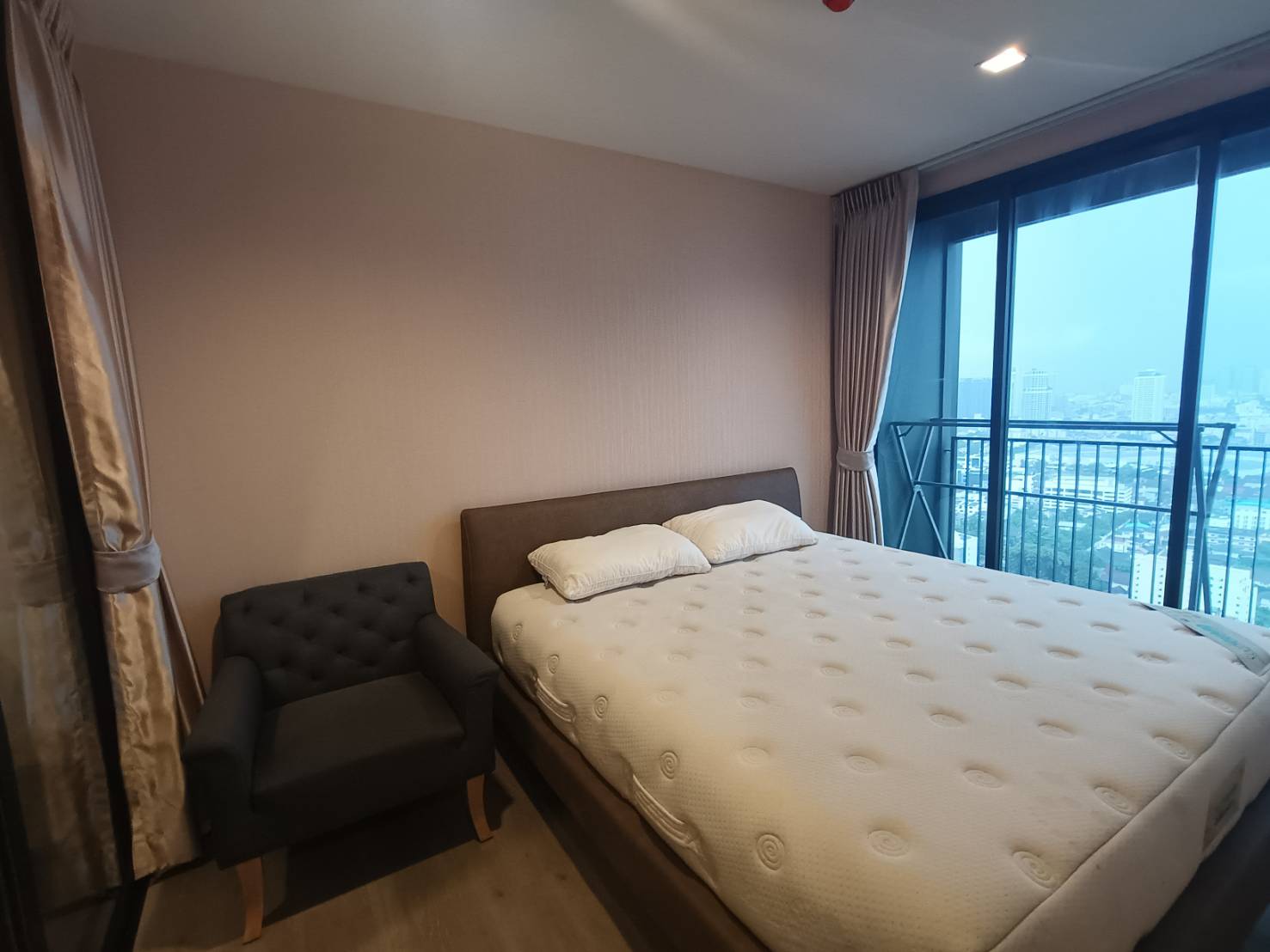 ให้เช่า (For Rent) คอนโด : เดอะ ไลน์ พหลโยธิน อาคาร B ประเภท : 1 ห้องนอน 1ห้องน้ำ พื้นที่ :38 ตรม.