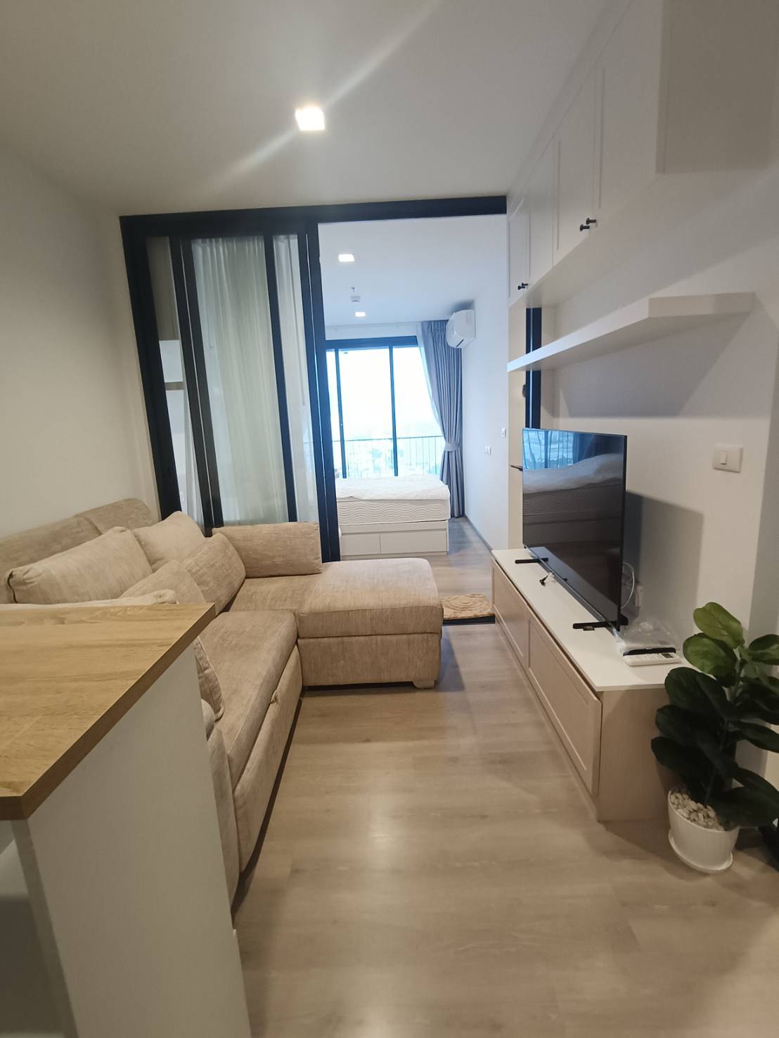 ให้เช่า (For Rent) คอนโด : เดอะ ไลน์ พหลโยธิน อาคาร B ประเภท : 1 ห้องนอน 1ห้องน้ำ พื้นที่ :37.75 ตรม.