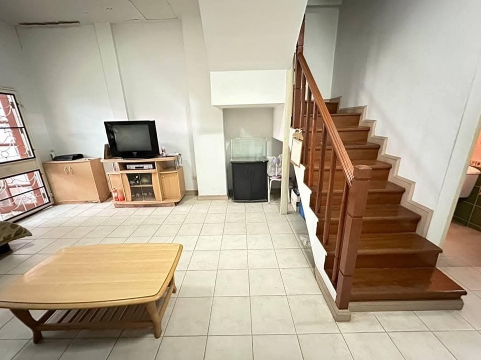 ขายทาวน์โฮม 3 ชั้น หมู่บ้านเกตุนุติ เชอมิเน่ (Ketnutchermine) ซอย.ลาดพร้าว 87 (ด้านหลังห้าง CDC)