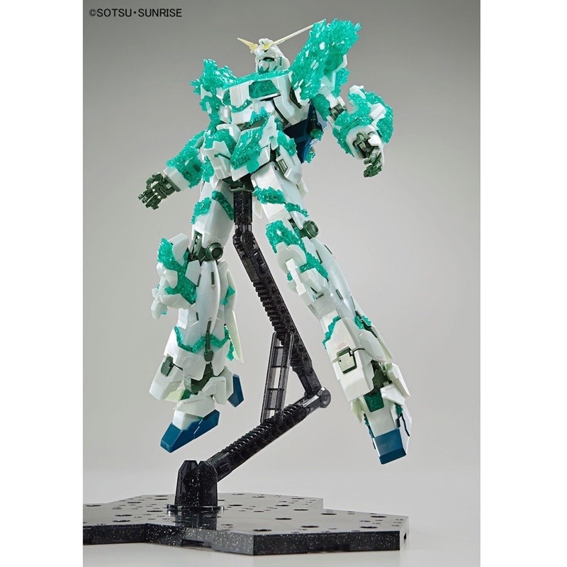 MG BANDAI Gundam Unicorn Luminous Crystal Body [The Gundam Base LIMITED]