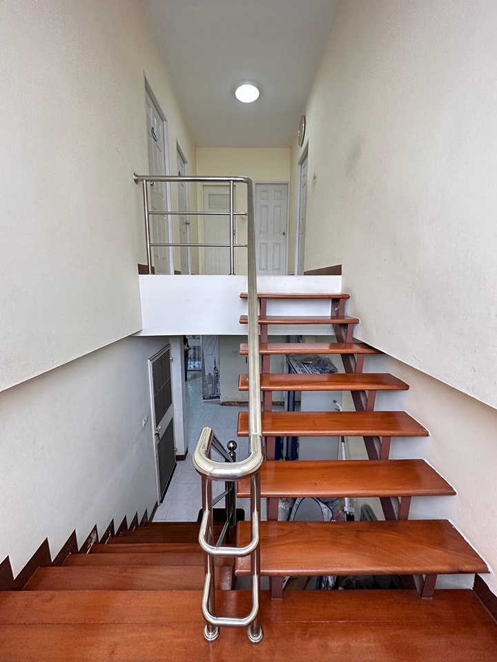 ขายบ้านเดี่ยว 2 ชั้น หมู่บ้านฉัตรหลวง 8 เฟส 3 ต่อเติมเต็มพื้นที่ ถนนเมนกว้างขวาง โครงการเงียบสงบร่มรื่นน่าอยู่อาศัย