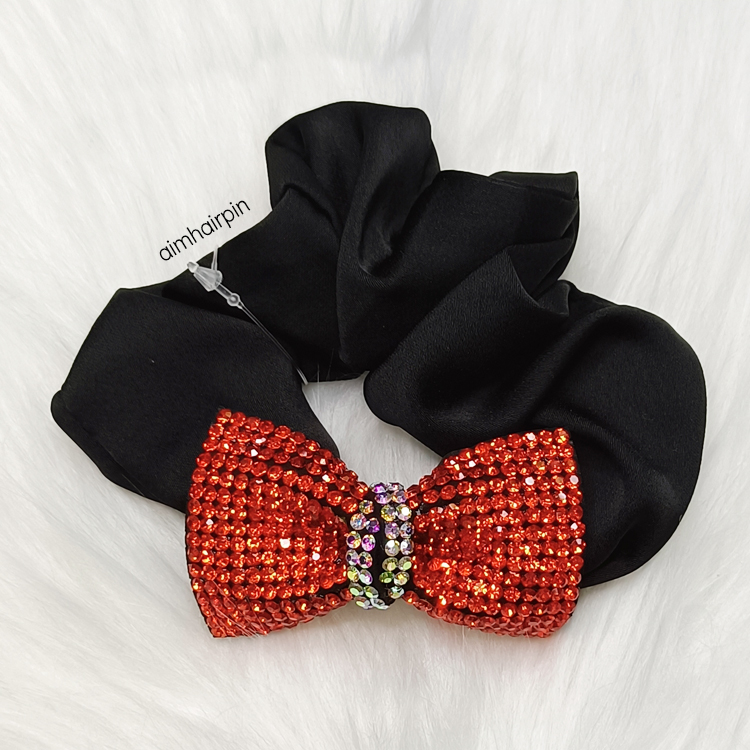 ยางรัดผมติดโบว์เพชร สวยมาก - aimhairpin จำหน่ายกิ๊บติดผมเกาหลีแท้ และเครื่องประดับ ยางรัดผม คาดผมแฟชั่น สร้อยคอ ต่างหู