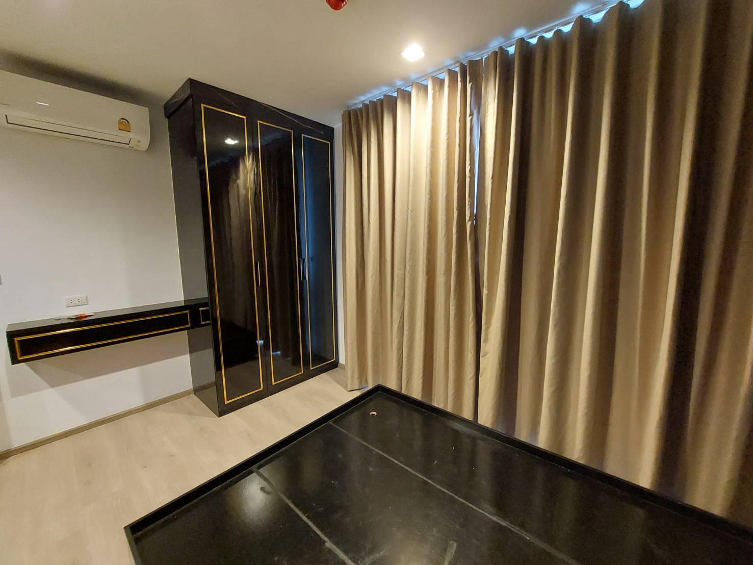 ขาย (For Sale) คอนโด : เดอะ ไลน์ พหลโยธิน อาคาร B (The Line Phahonyothin Park B) ประเภท : 1 ห้องนอน 1 ห้องน้ำ พื้นที่ : 33 ตรม.