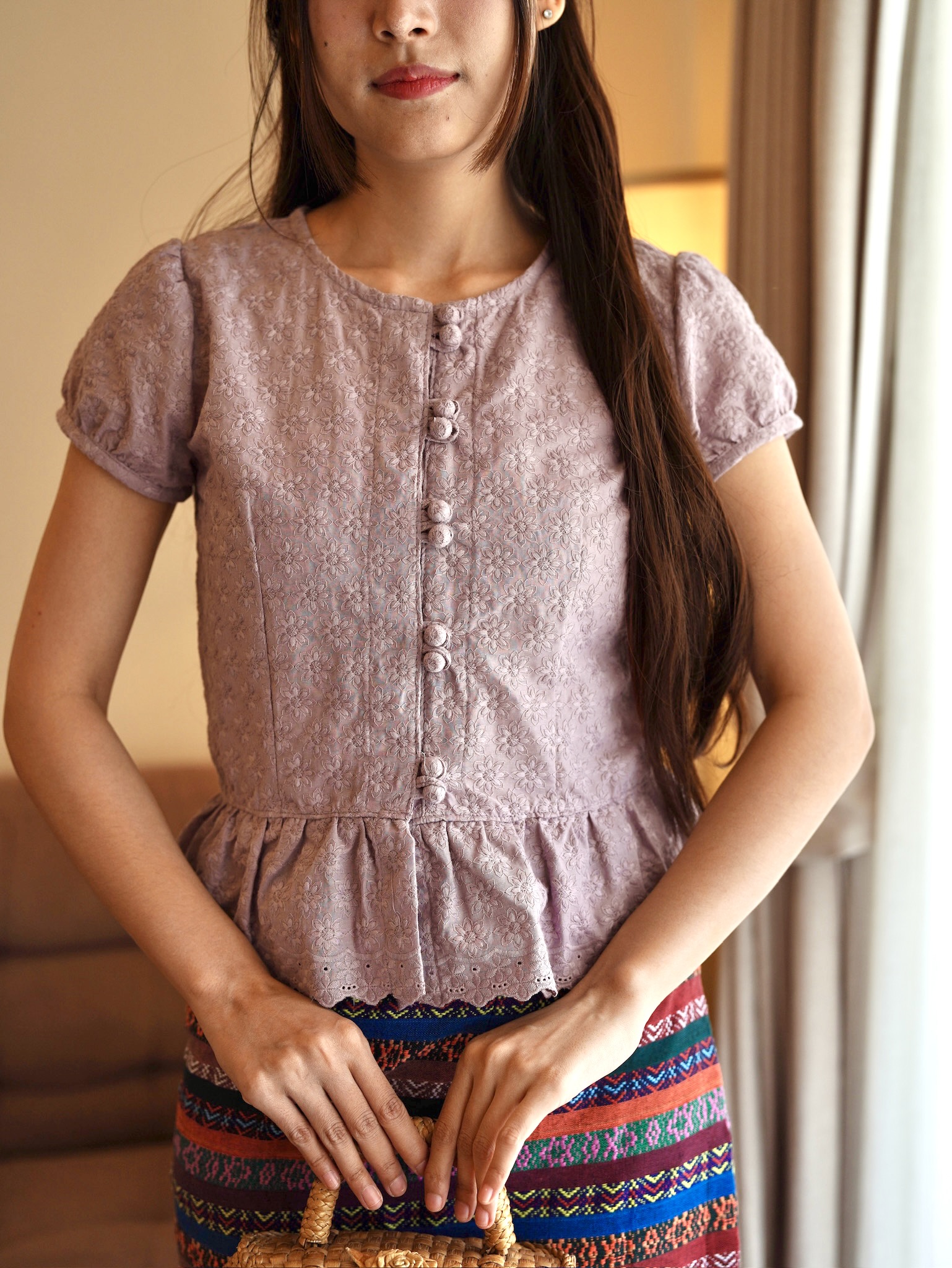 เสื้อภีรนีย์ สีใหม่ลายพิกุล สีชมพูอ่อน สีม่วงเผือก สีม่วงอ่อน และสีเหลือง งานสวยตรงปก ถ่ายรูปจากสินค้าจริง