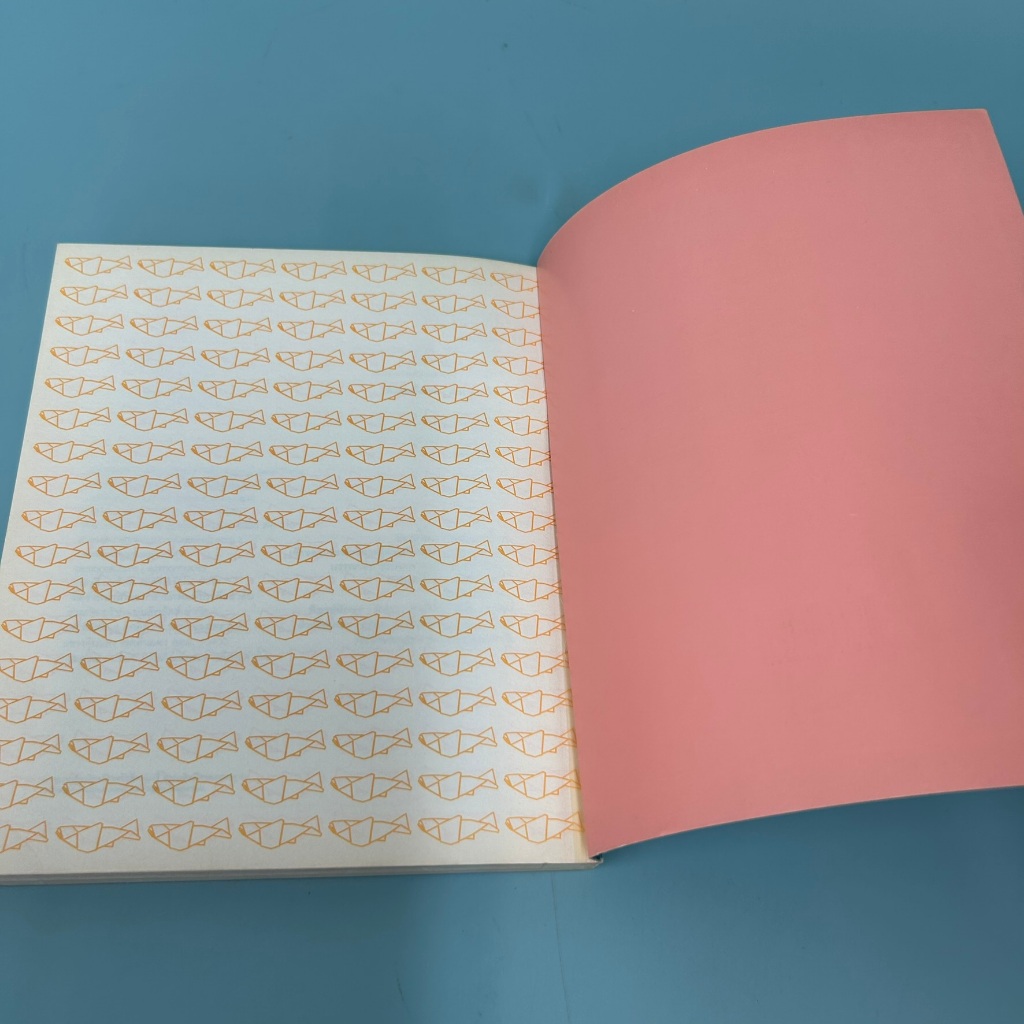 สัตว์อัศเจรีย์ / มือสอง / ปาวีณ รัสมี / แซลมอน / เรื่องสั้น