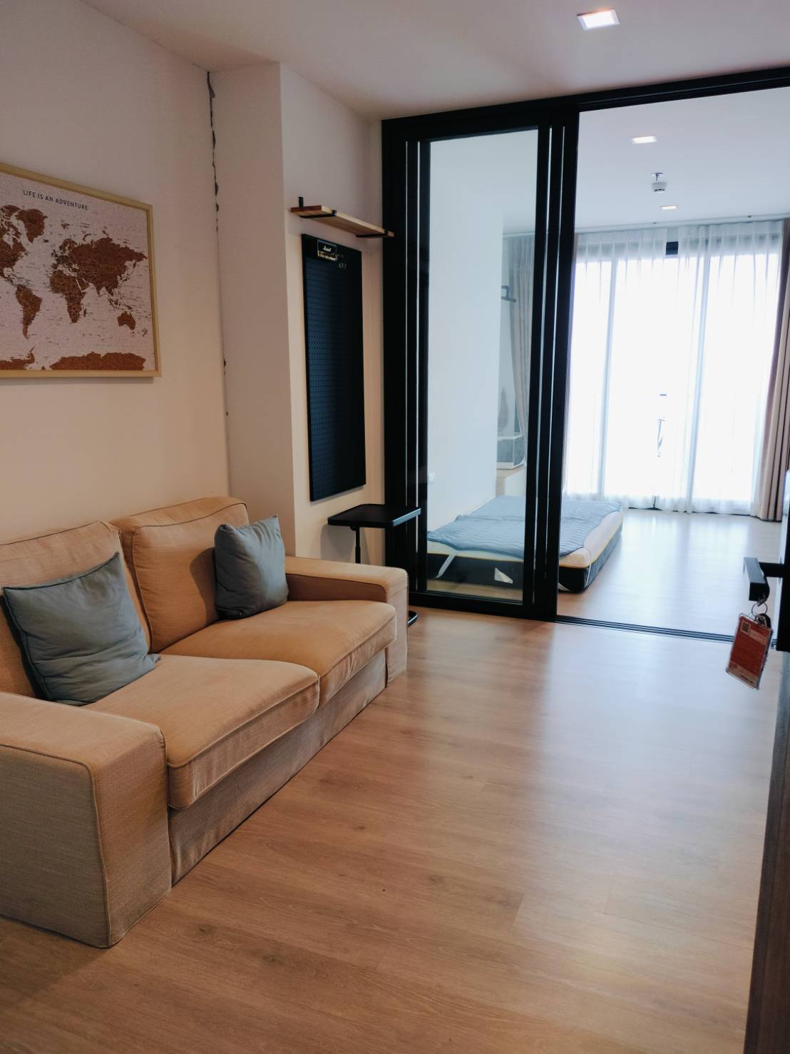 ให้เช่า (For Rent) คอนโด : เดอะ ไลน์ พหลโยธิน อาคาร B ประเภท : 1 ห้องนอน 1ห้องน้ำ พื้นที่ :37.5 ตรม.