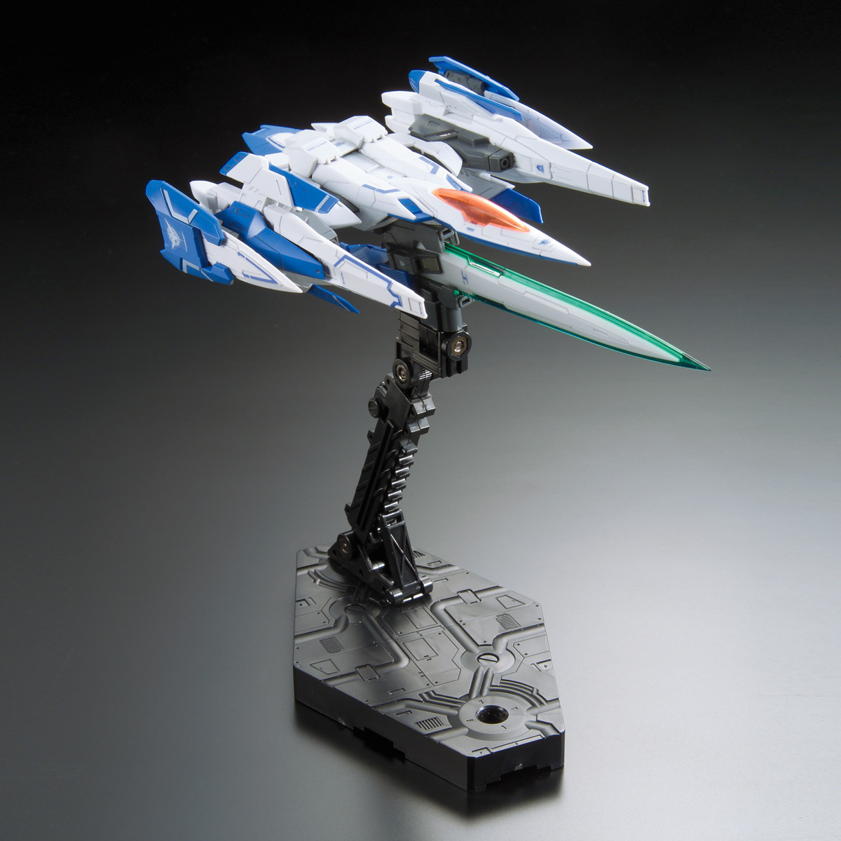 RG BANDAI GN-0000+GNR-010 Gundam 00 Raiser