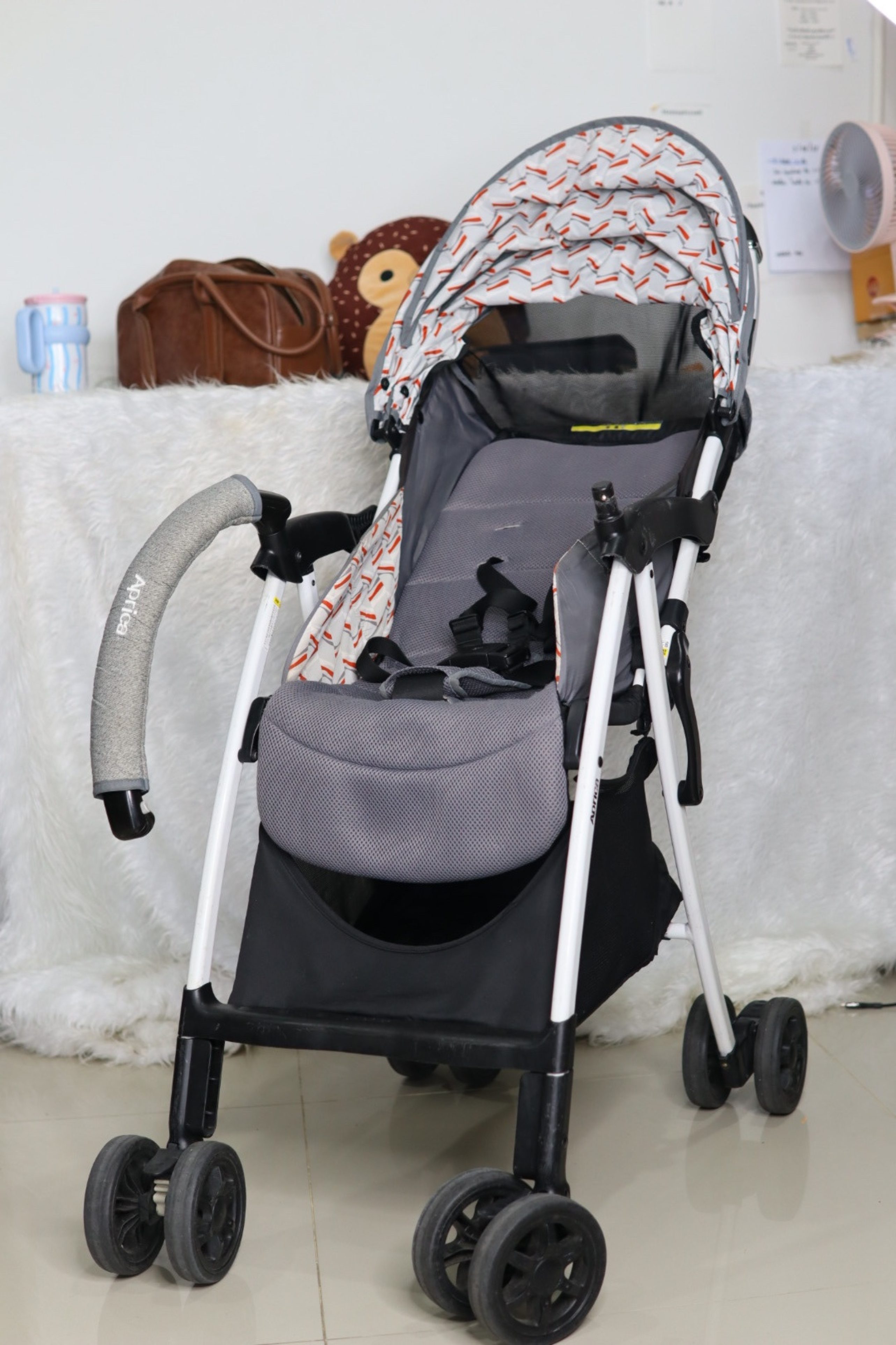 รถเข็นเด็ก Aprica พับเล็ก ( 6 เดือน -18KG)
