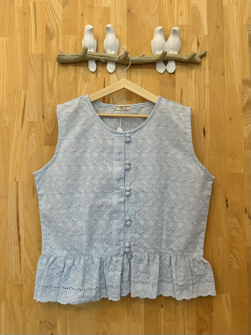 เสื้อบัวบุรี สีโอลโรส สีกะปิ สีฟ้า สีฟ้าอ่อน ฟ้ามินต์ ดีไซน์ชายระบาย เสริมลุคให้น่ารัก สดใส มีชีวิตชีวา