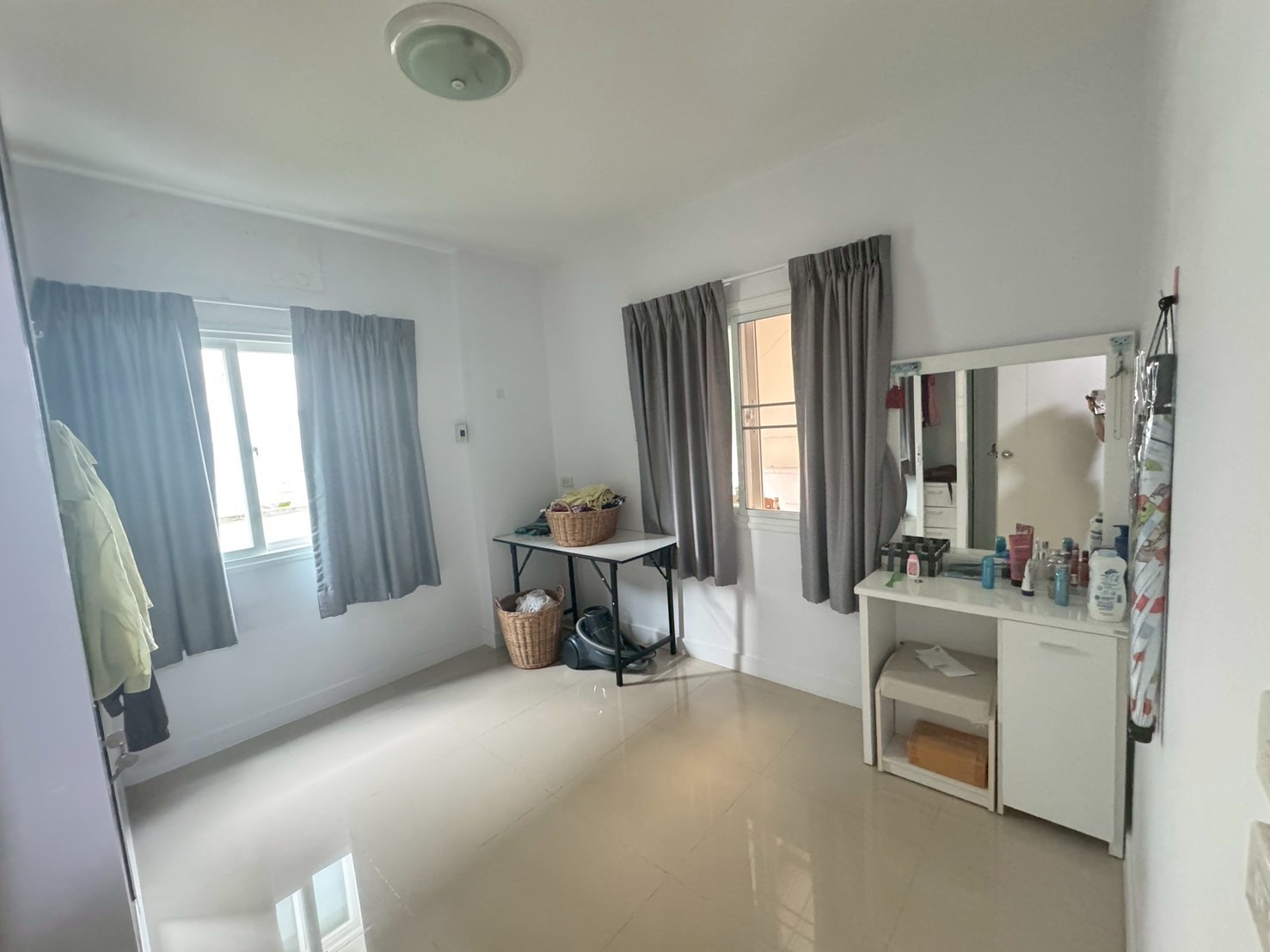 ขายบ้านเดี่ยว 2 ชั้น (หลังมุม) หมู่บ้านคุณาลัยพราว Kunalai Proud Baan Kluay-Sai Noi ทำเลดี เดินทางสะดวก บรรยากาศร่มรื่น เหมาะสำหรับอยู่อาศัย 📐 เนื้อที่ 57.06 ตร.ว. 🛏 4 ห้องนอน+1ห้องชั้นลอย 🛁 3 ห้องน้ำ