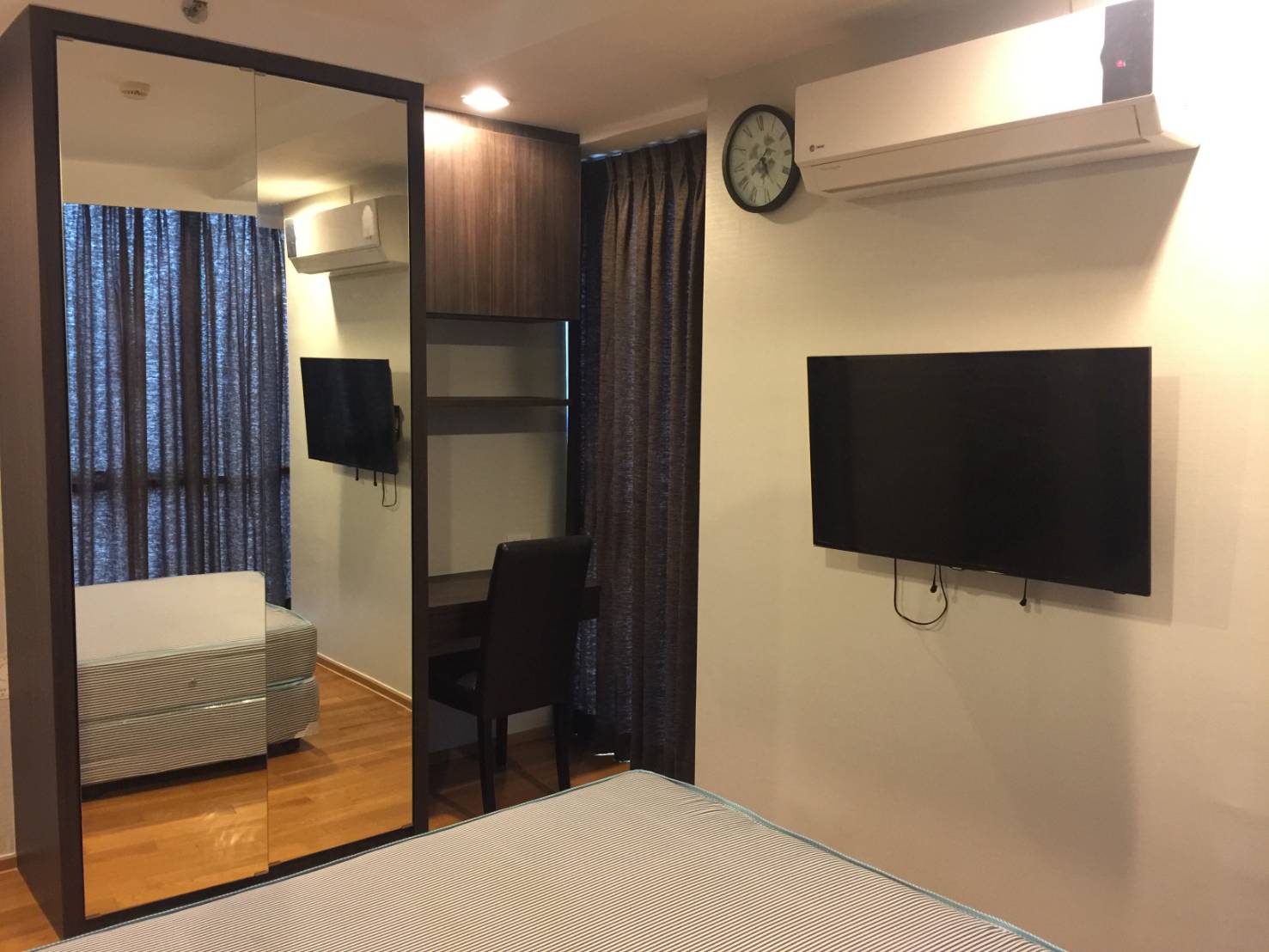 ขาย (For Sale) คอนโด : เดอะ ไลน์ พหลโยธิน อาคาร A (Abstracts) ประเภท : 2 ห้องนอน 1 ห้องน้ำ พื้นที่ : 58 ตรม.