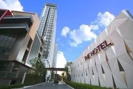 The Hotel Condo (เดอะ โฮเทล คอนโด) รัตนาธิเบศร์ ชั้น 21 จาก (จำนวนชั้นทั้งหมด : 26 ชั้น) ราคา 2,790,000 บาท (ราคาต่อรองได้ พร้อมจบ)