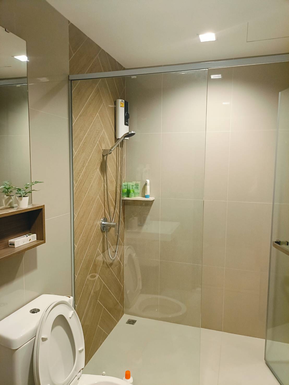 ให้เช่า (For Rent) คอนโด : เดอะ ไลน์ พหลโยธิน อาคาร B ประเภท : 1 ห้องนอน 1ห้องน้ำ พื้นที่ :37.75 ตรม.