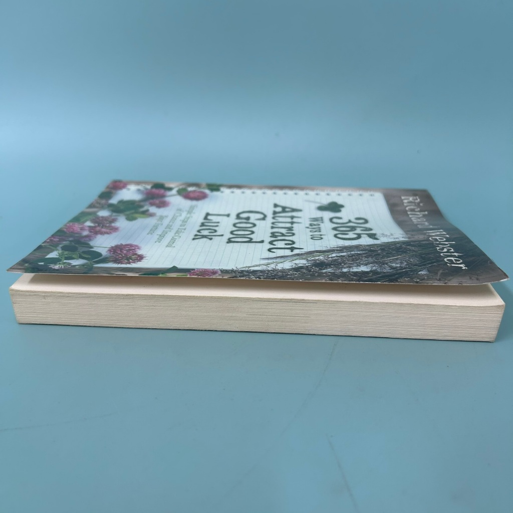 365 Ways to Attract Good Luck / USED / Richard Webster / llewellyn / SELF Enrichment